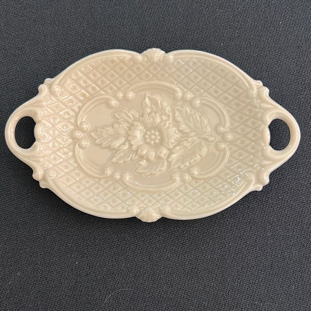 LENOX Ivory Soap Dish